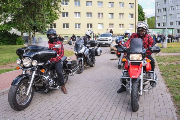 Piernikalia 2025 pochód ulicami miasta (16.05.2025) [fot. Andrzej Romański] Kliknij, aby powiększyć zdjęcie