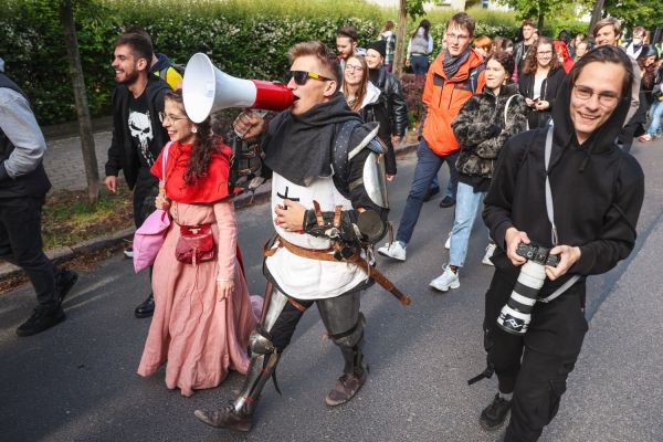 Piernikalia 2025 pochód ulicami miasta (16.05.2025) [fot. Andrzej Romański] Kliknij, aby powiększyć zdjęcie