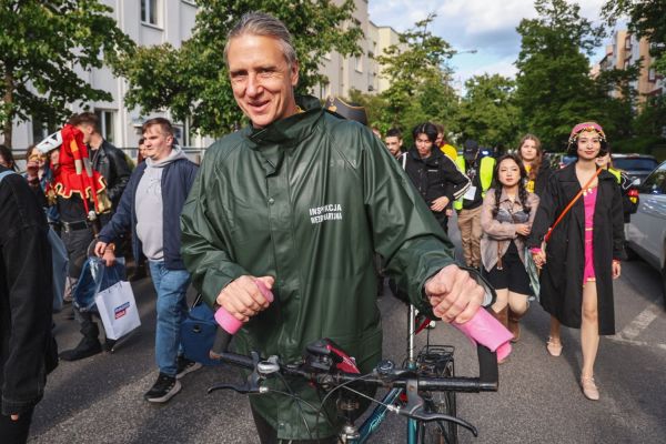 Piernikalia 2025 pochód ulicami miasta (16.05.2025) [fot. Andrzej Romański] Kliknij, aby powiększyć zdjęcie