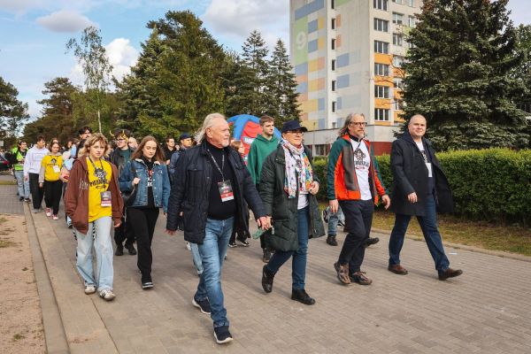 Piernikalia 2025 pochód ulicami miasta (16.05.2025) [fot. Andrzej Romański] Kliknij, aby powiększyć zdjęcie