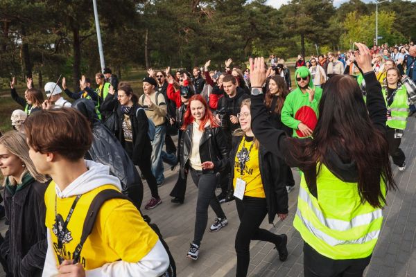 Piernikalia 2025 pochód ulicami miasta (16.05.2025) [fot. Andrzej Romański] Kliknij, aby powiększyć zdjęcie