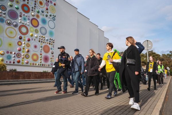 Piernikalia 2025 pochód ulicami miasta (16.05.2025) [fot. Andrzej Romański] Kliknij, aby powiększyć zdjęcie