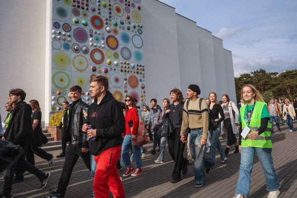 Piernikalia 2025 pochód ulicami miasta (16.05.2025) [fot. Andrzej Romański] Kliknij, aby powiększyć zdjęcie