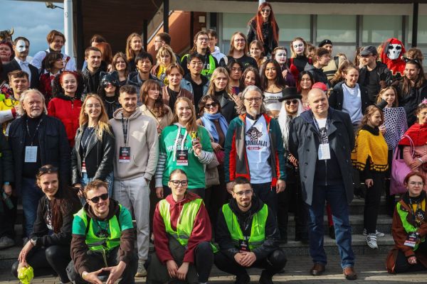 Piernikalia 2025 pochód ulicami miasta (16.05.2025) [fot. Andrzej Romański] Kliknij, aby powiększyć zdjęcie