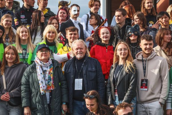Piernikalia 2025 pochód ulicami miasta (16.05.2025) [fot. Andrzej Romański] Kliknij, aby powiększyć zdjęcie