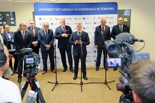 Wizyta Wiceministra Nauki i Szkolnictwa Wyższego Marka Gzika  (29.05.2025)  [fot. Andrzej Romański] Kliknij, aby powiększyć zdjęcie
