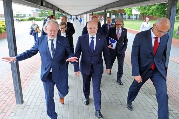 Wizyta Wiceministra Nauki i Szkolnictwa Wyższego Marka Gzika  (29.05.2025)  [fot. Andrzej Romański] Kliknij, aby powiększyć zdjęcie