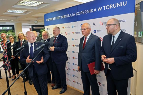 Wizyta Wiceministra Nauki i Szkolnictwa Wyższego Marka Gzika  (29.05.2025)  [fot. Andrzej Romański] Kliknij, aby powiększyć zdjęcie