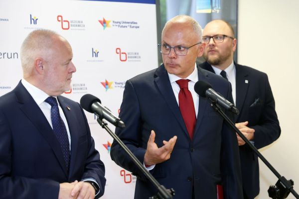 Wizyta Wiceministra Nauki i Szkolnictwa Wyższego Marka Gzika  (29.05.2025)  [fot. Andrzej Romański] Kliknij, aby powiększyć zdjęcie