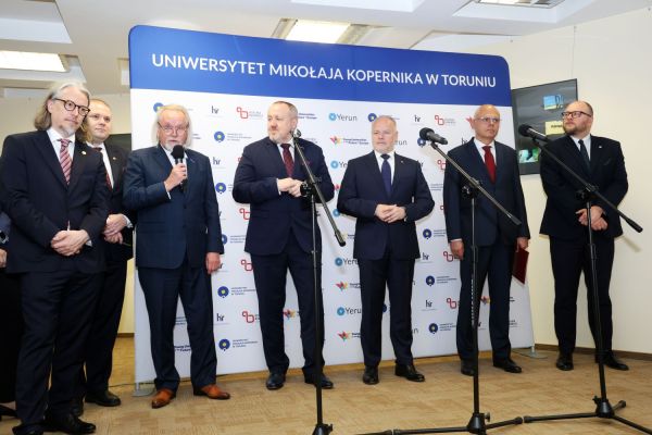 Wizyta Wiceministra Nauki i Szkolnictwa Wyższego Marka Gzika  (29.05.2025)  [fot. Andrzej Romański] Kliknij, aby powiększyć zdjęcie