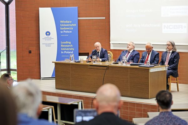 Wizyta Wiceministra Nauki i Szkolnictwa Wyższego Marka Gzika  (29.05.2025)  [fot. Andrzej Romański] Kliknij, aby powiększyć zdjęcie