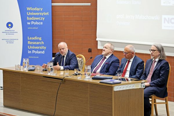 Wizyta Wiceministra Nauki i Szkolnictwa Wyższego Marka Gzika  (29.05.2025)  [fot. Andrzej Romański] Kliknij, aby powiększyć zdjęcie