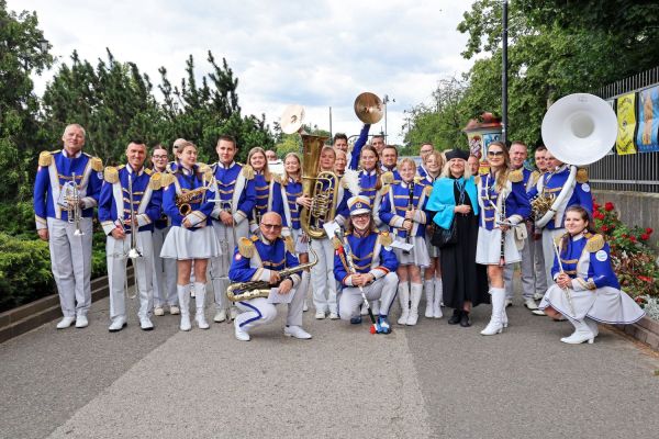 Uroczysty Senat UMK na Rynku Staromiejskim (24.06.25) [fot. Andrzej Romański] Kliknij, aby powiększyć zdjęcie