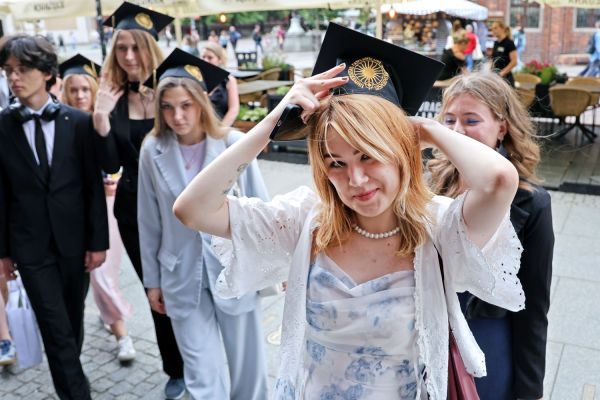 Zakończenie kursu "zerówka" Studium Kultury i Języka Polskiego dla Obcokrajowców [fot. Andrzej Romański] Kliknij, aby powiększyć zdjęcie