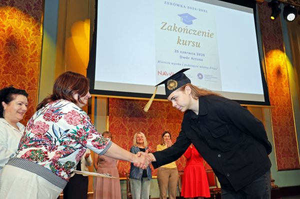 Zakończenie kursu "zerówka" Studium Kultury i Języka Polskiego dla Obcokrajowców [fot. Andrzej Romański] Kliknij, aby powiększyć zdjęcie