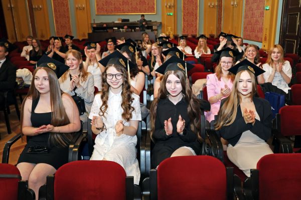 Zakończenie kursu "zerówka" Studium Kultury i Języka Polskiego dla Obcokrajowców [fot. Andrzej Romański] Kliknij, aby powiększyć zdjęcie