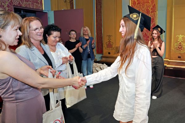 Zakończenie kursu "zerówka" Studium Kultury i Języka Polskiego dla Obcokrajowców [fot. Andrzej Romański] Kliknij, aby powiększyć zdjęcie