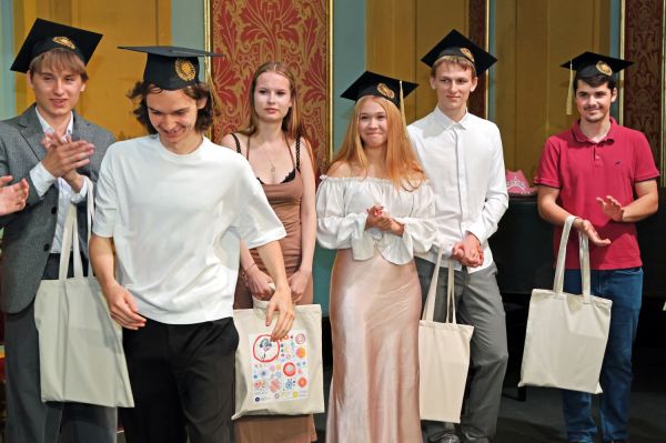 Zakończenie kursu "zerówka" Studium Kultury i Języka Polskiego dla Obcokrajowców [fot. Andrzej Romański] Kliknij, aby powiększyć zdjęcie