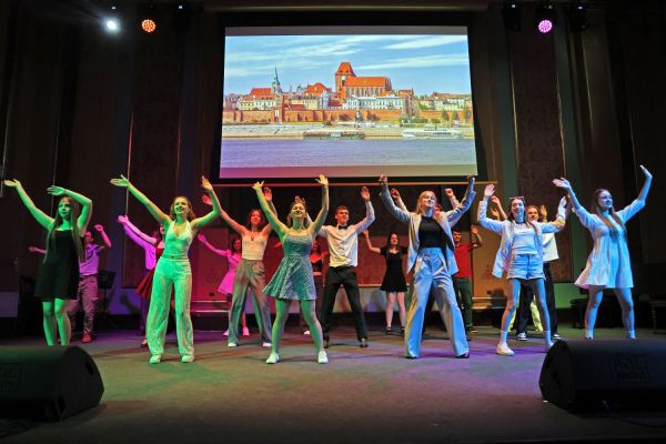 Zakończenie kursu "zerówka" Studium Kultury i Języka Polskiego dla Obcokrajowców [fot. Andrzej Romański] Kliknij, aby powiększyć zdjęcie