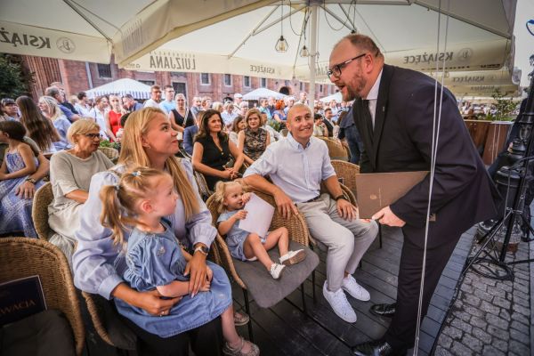 Odsłonięcie Katarzynki Mirosława Ziętarskiego w Piernikowej Alei Gwiazd (4.09.2025) [fot. Andrzej Romański] Kliknij, aby powiększyć zdjęcie
