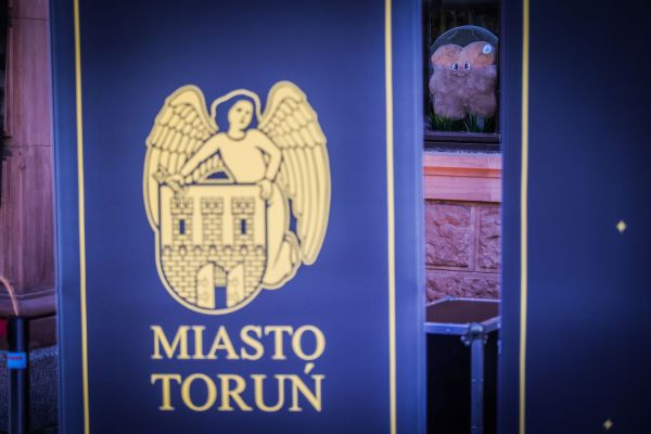 Odsłonięcie Katarzynki Mirosława Ziętarskiego w Piernikowej Alei Gwiazd (4.09.2025) [fot. Andrzej Romański] Kliknij, aby powiększyć zdjęcie
