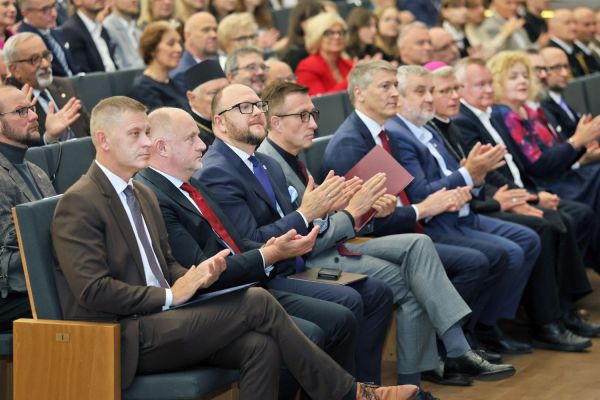  Kliknij, aby powiększyć zdjęcie