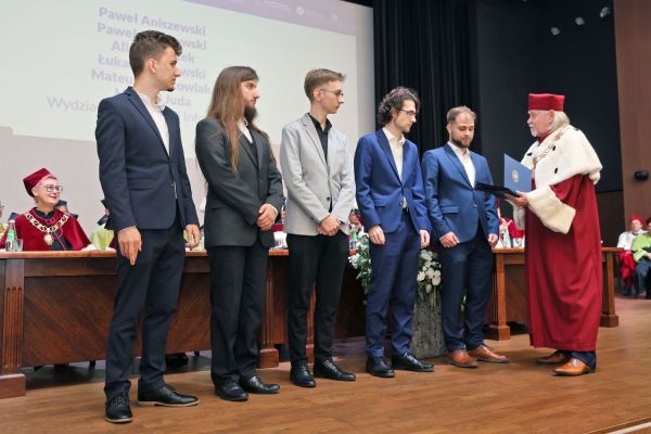  Kliknij, aby powiększyć zdjęcie