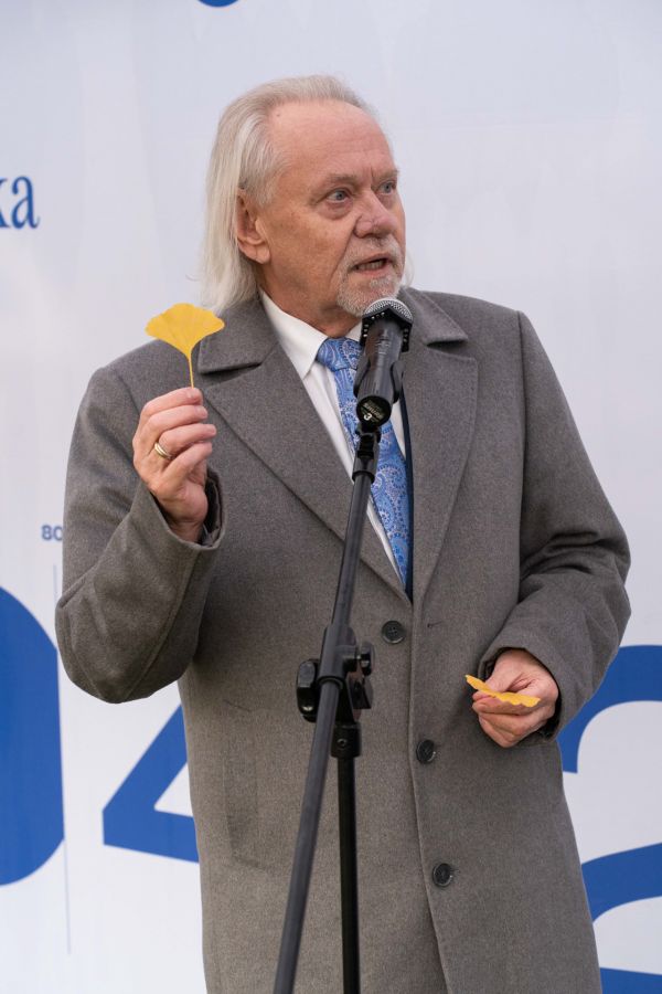 Uroczyste zasadzenie miłorzębu japońskiego w Bydgoszczy [Mariusz Kowalikowski] Kliknij, aby powiększyć zdjęcie