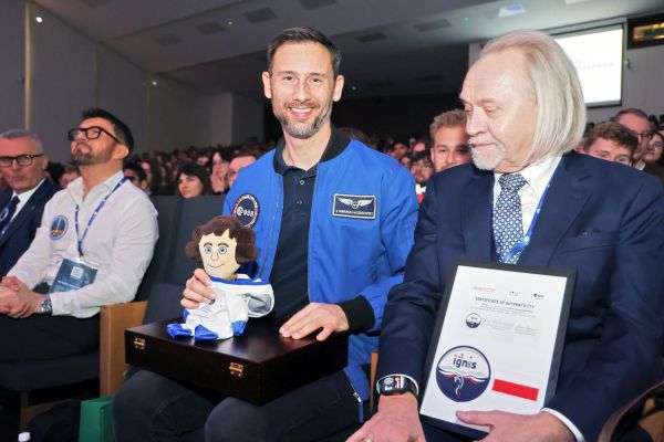 Astronauta Sławosz Uznański-Wiśniewski na UMK (Aula UMK, 20.11.2025) [fot. Andrzej Romański] Kliknij, aby powiększyć zdjęcie