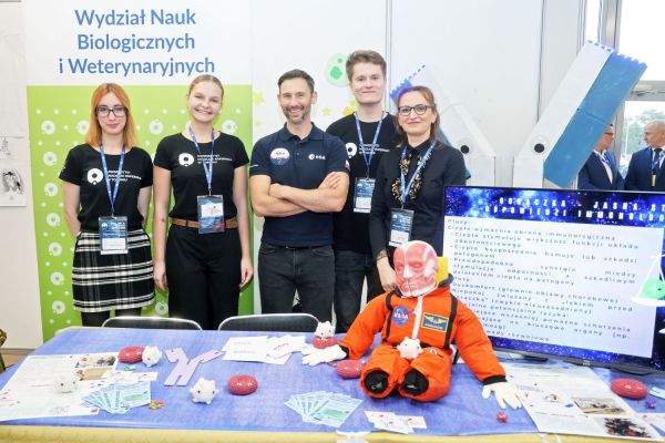 Astronauta Sławosz Uznański-Wiśniewski na UMK (Aula UMK, 20.11.2025) [fot. Andrzej Romański] Kliknij, aby powiększyć zdjęcie