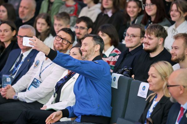Astronauta Sławosz Uznański-Wiśniewski na UMK (Aula UMK, 20.11.2025) [fot. Andrzej Romański] Kliknij, aby powiększyć zdjęcie