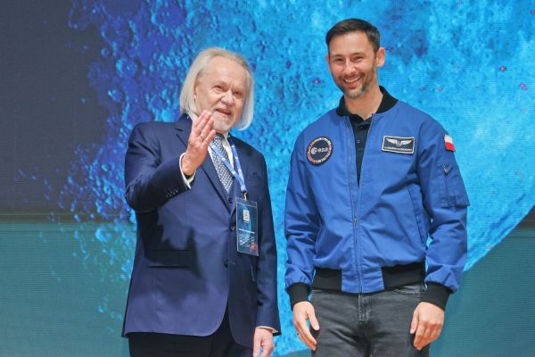Astronauta Sławosz Uznański-Wiśniewski na UMK (Aula UMK, 20.11.2025) [fot. Andrzej Romański] Kliknij, aby powiększyć zdjęcie