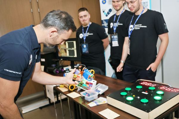 Astronauta Sławosz Uznański-Wiśniewski na UMK (Aula UMK, 20.11.2025) [fot. Andrzej Romański] Kliknij, aby powiększyć zdjęcie