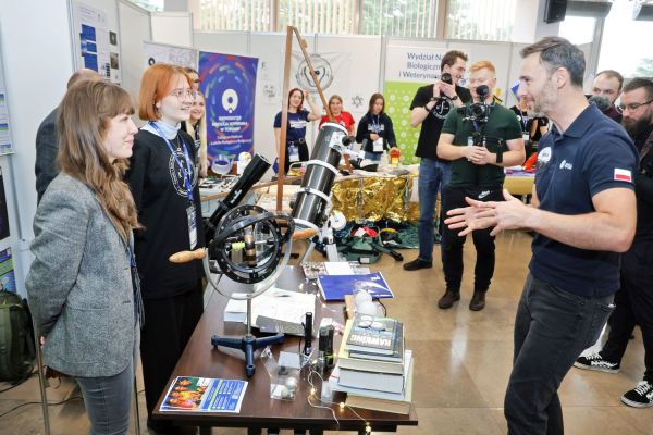 Astronauta Sławosz Uznański-Wiśniewski na UMK (Aula UMK, 20.11.2025) [fot. Andrzej Romański] Kliknij, aby powiększyć zdjęcie