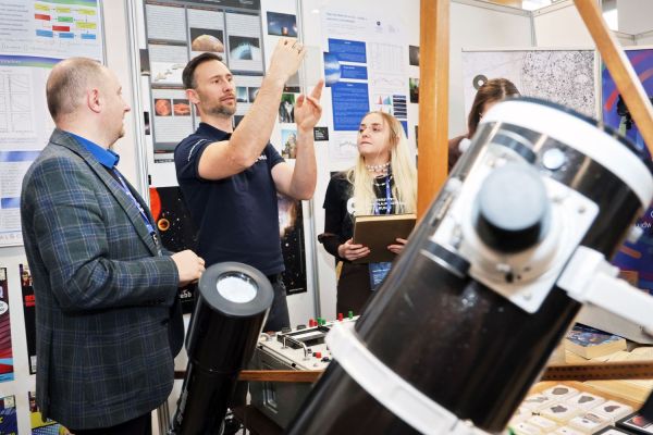Astronauta Sławosz Uznański-Wiśniewski na UMK (Aula UMK, 20.11.2025) [fot. Andrzej Romański] Kliknij, aby powiększyć zdjęcie
