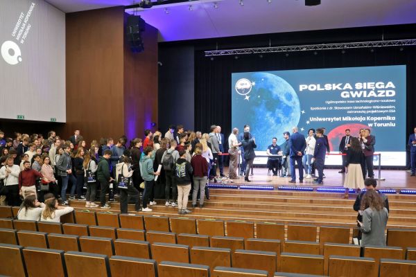 Astronauta Sławosz Uznański-Wiśniewski na UMK (Aula UMK, 20.11.2025) [fot. Andrzej Romański] Kliknij, aby powiększyć zdjęcie