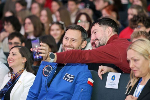 Astronauta Sławosz Uznański-Wiśniewski na UMK (Aula UMK, 20.11.2025) [fot. Andrzej Romański] Kliknij, aby powiększyć zdjęcie