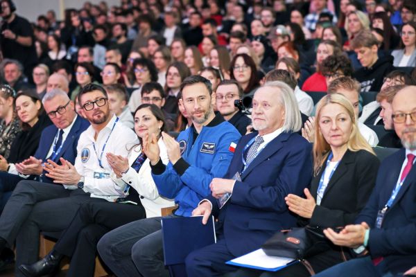 Astronauta Sławosz Uznański-Wiśniewski na UMK (Aula UMK, 20.11.2025) [fot. Andrzej Romański] Kliknij, aby powiększyć zdjęcie