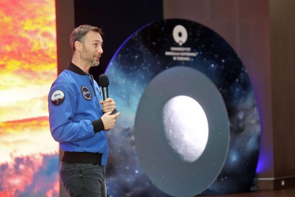 Astronauta Sławosz Uznański-Wiśniewski na UMK (Aula UMK, 20.11.2025) [fot. Andrzej Romański] Kliknij, aby powiększyć zdjęcie