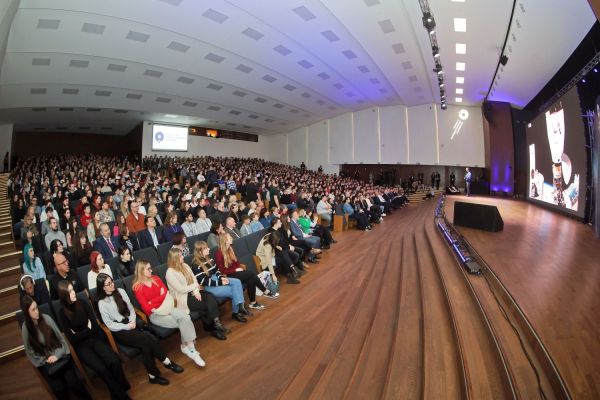 Astronauta Sławosz Uznański-Wiśniewski na UMK (Aula UMK, 20.11.2025) [fot. Andrzej Romański] Kliknij, aby powiększyć zdjęcie