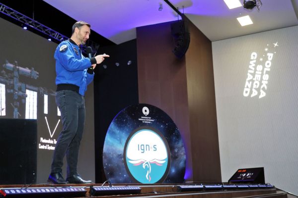 Astronauta Sławosz Uznański-Wiśniewski na UMK (Aula UMK, 20.11.2025) [fot. Andrzej Romański] Kliknij, aby powiększyć zdjęcie