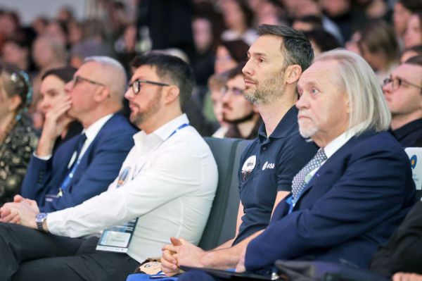 Astronauta Sławosz Uznański-Wiśniewski na UMK (Aula UMK, 20.11.2025) [fot. Andrzej Romański] Kliknij, aby powiększyć zdjęcie