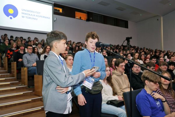 Astronauta Sławosz Uznański-Wiśniewski na UMK (Aula UMK, 20.11.2025) [fot. Andrzej Romański] Kliknij, aby powiększyć zdjęcie