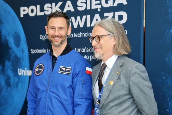 Astronauta Sławosz Uznański-Wiśniewski na UMK (Aula UMK, 20.11.2025) [fot. Andrzej Romański] Kliknij, aby powiększyć zdjęcie