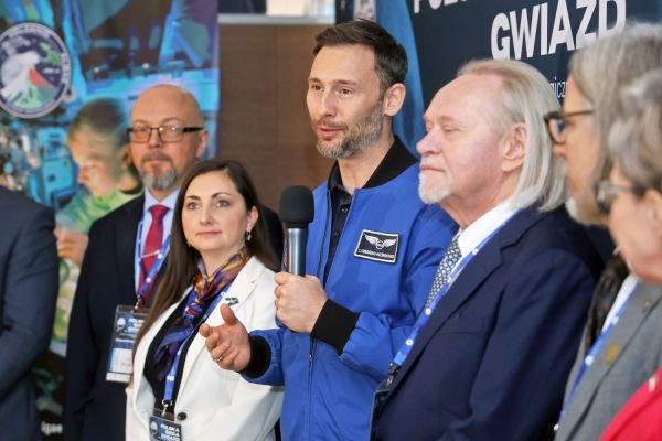Astronauta Sławosz Uznański-Wiśniewski na UMK (Aula UMK, 20.11.2025) [fot. Andrzej Romański] Kliknij, aby powiększyć zdjęcie