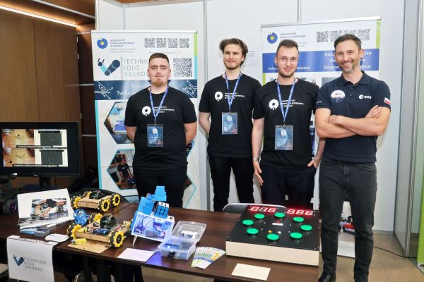 Astronauta Sławosz Uznański-Wiśniewski na UMK (Aula UMK, 20.11.2025) [fot. Andrzej Romański] Kliknij, aby powiększyć zdjęcie