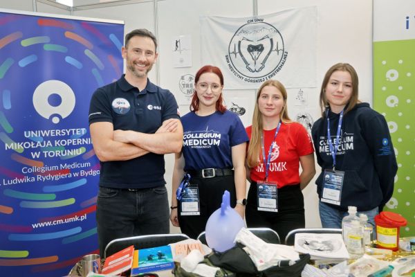 Astronauta Sławosz Uznański-Wiśniewski na UMK (Aula UMK, 20.11.2025) [fot. Andrzej Romański] Kliknij, aby powiększyć zdjęcie