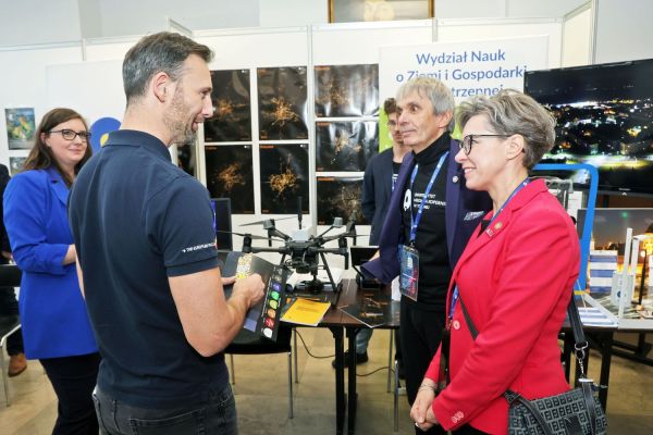 Astronauta Sławosz Uznański-Wiśniewski na UMK (Aula UMK, 20.11.2025) [fot. Andrzej Romański] Kliknij, aby powiększyć zdjęcie