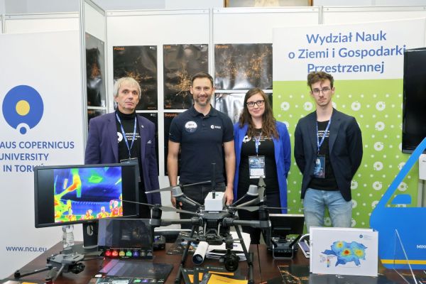 Astronauta Sławosz Uznański-Wiśniewski na UMK (Aula UMK, 20.11.2025) [fot. Andrzej Romański] Kliknij, aby powiększyć zdjęcie