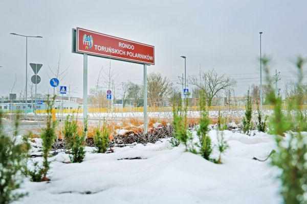 Rondo Toruńskich Polarników uroczystość nadania imienia (3.12.2025) [fot. Andrzej Romański] Kliknij, aby powiększyć zdjęcie